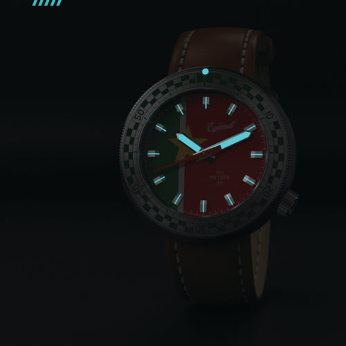 Hemel Snelway SRNM — 40mm No-Lug Quartz Field Watch, Red Dial (Seiko VH31)