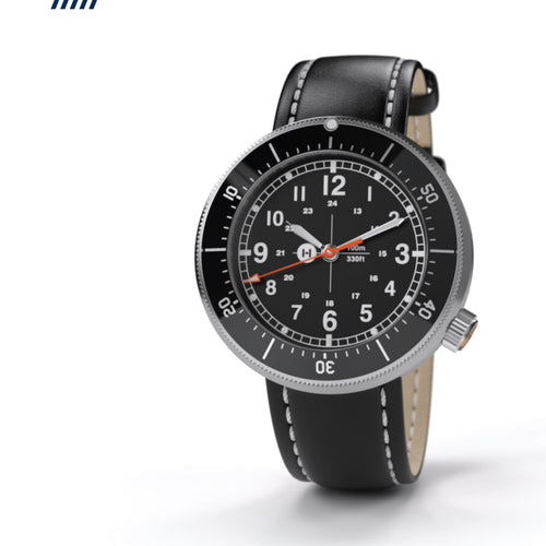 Hemel Roger That no-lug quartz field watch